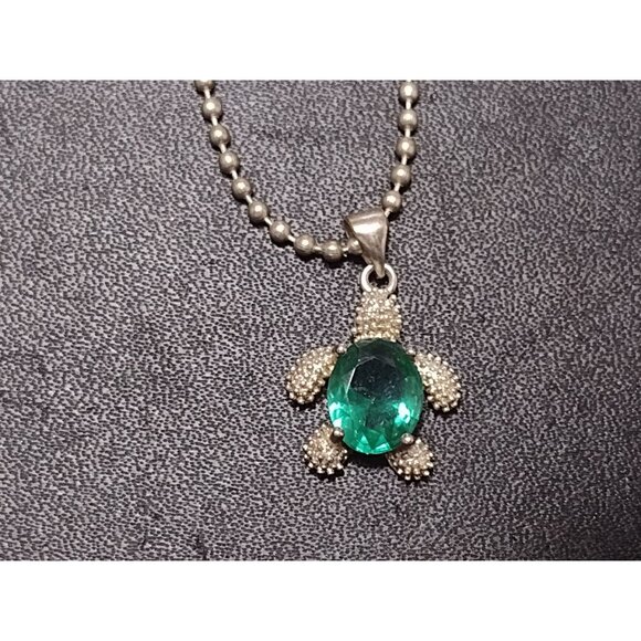 *Sale* Sterling silver green rhinestone turtle pendant necklace - Picture 8 of 11